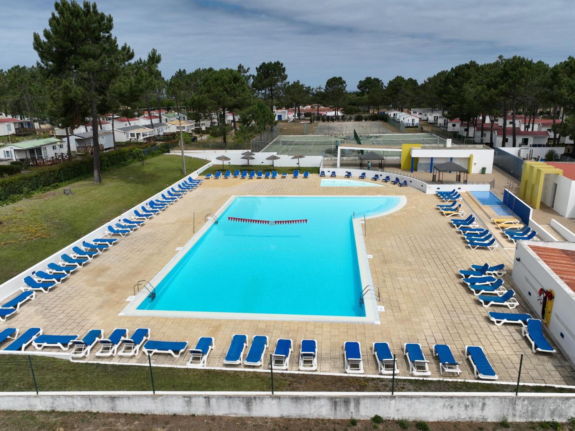 Parque De Campismo Orbitur Sitava Milfontes Hotel Malhadinhas Exterior photo