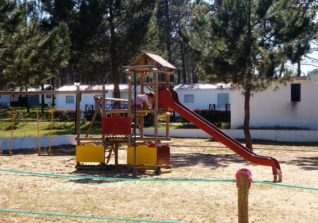 Parque De Campismo Orbitur Sitava Milfontes Hotel Malhadinhas Exterior photo