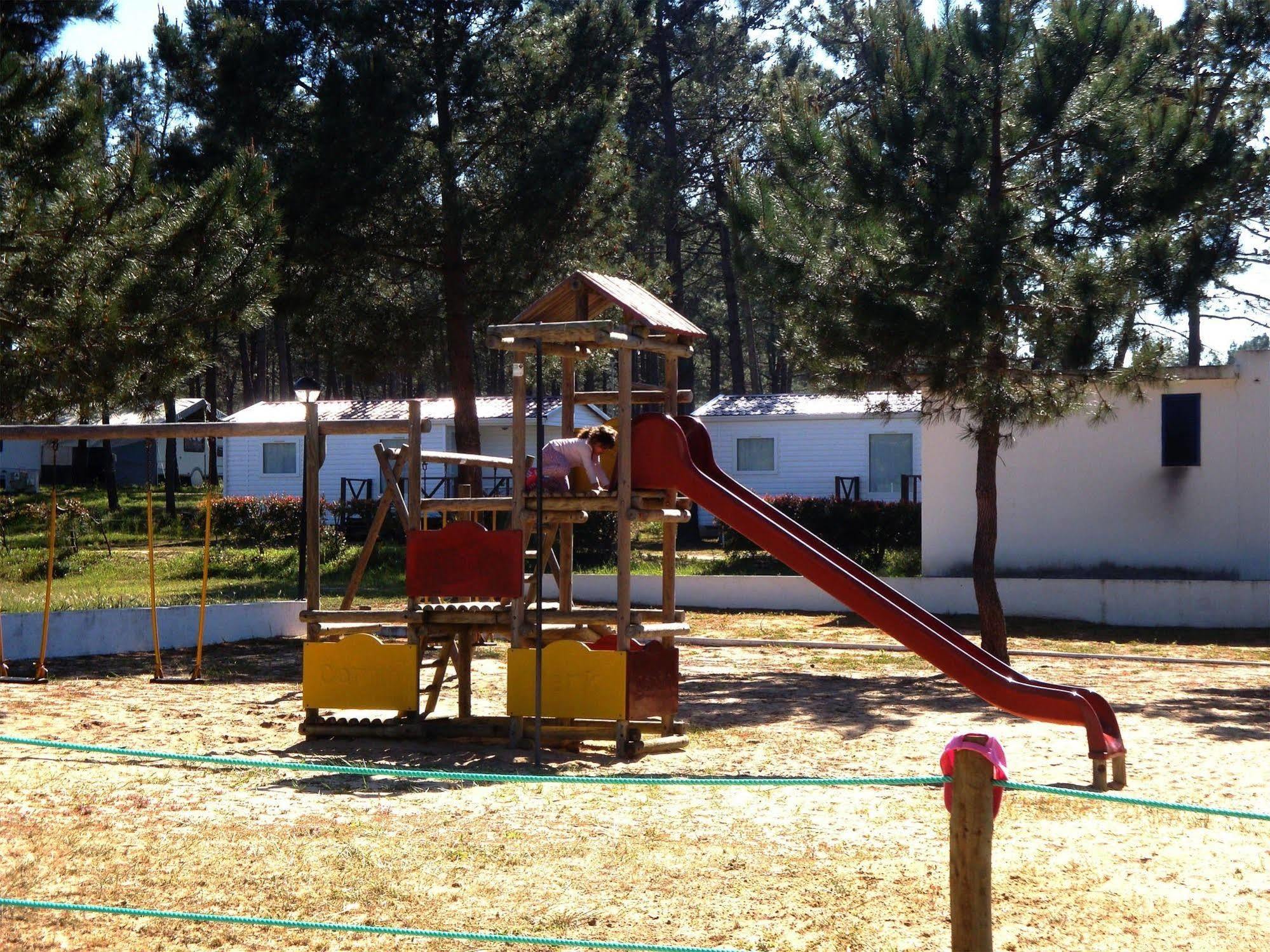 Parque De Campismo Orbitur Sitava Milfontes Hotel Malhadinhas Exterior photo