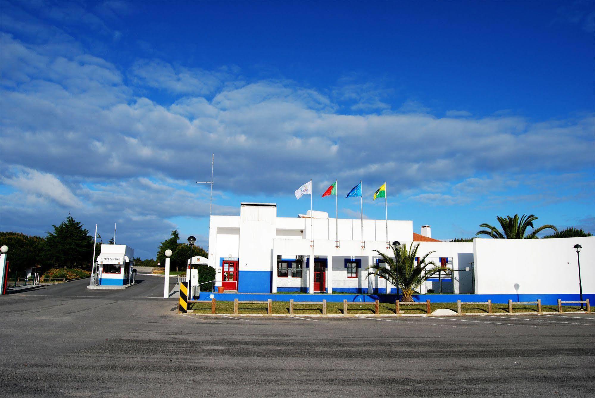 Parque De Campismo Orbitur Sitava Milfontes Hotel Malhadinhas Exterior photo